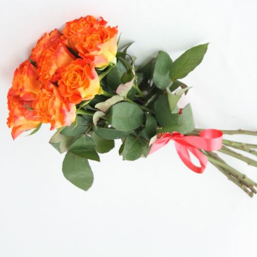 Купить 9 оранжевых роз с доставкой по Цигломени