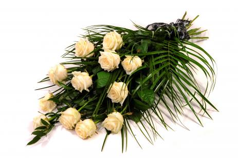 Купить траурный букет из белых роз с доставкой по Цигломени